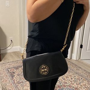 Black bag with dust bag included